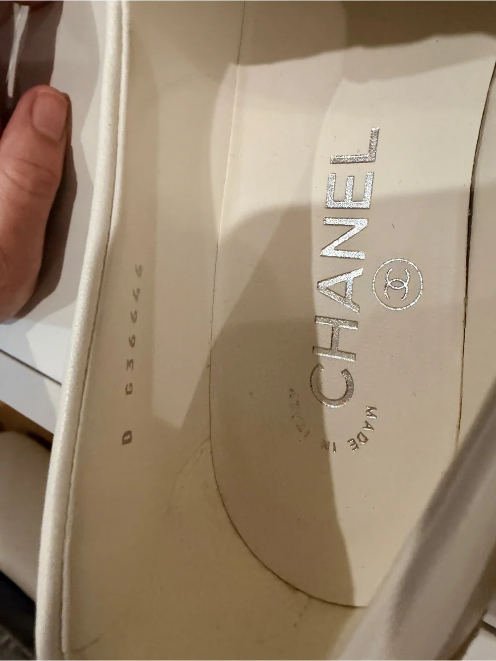 CHANEL White turnlock Leather Loafers 38